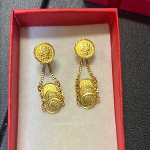 456066 22k Dangle coin earrings